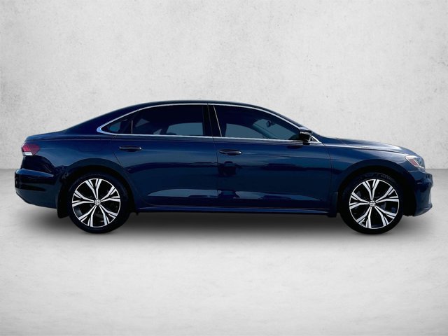 Used 2021 Volkswagen Passat 2.0T SE FWD image 4