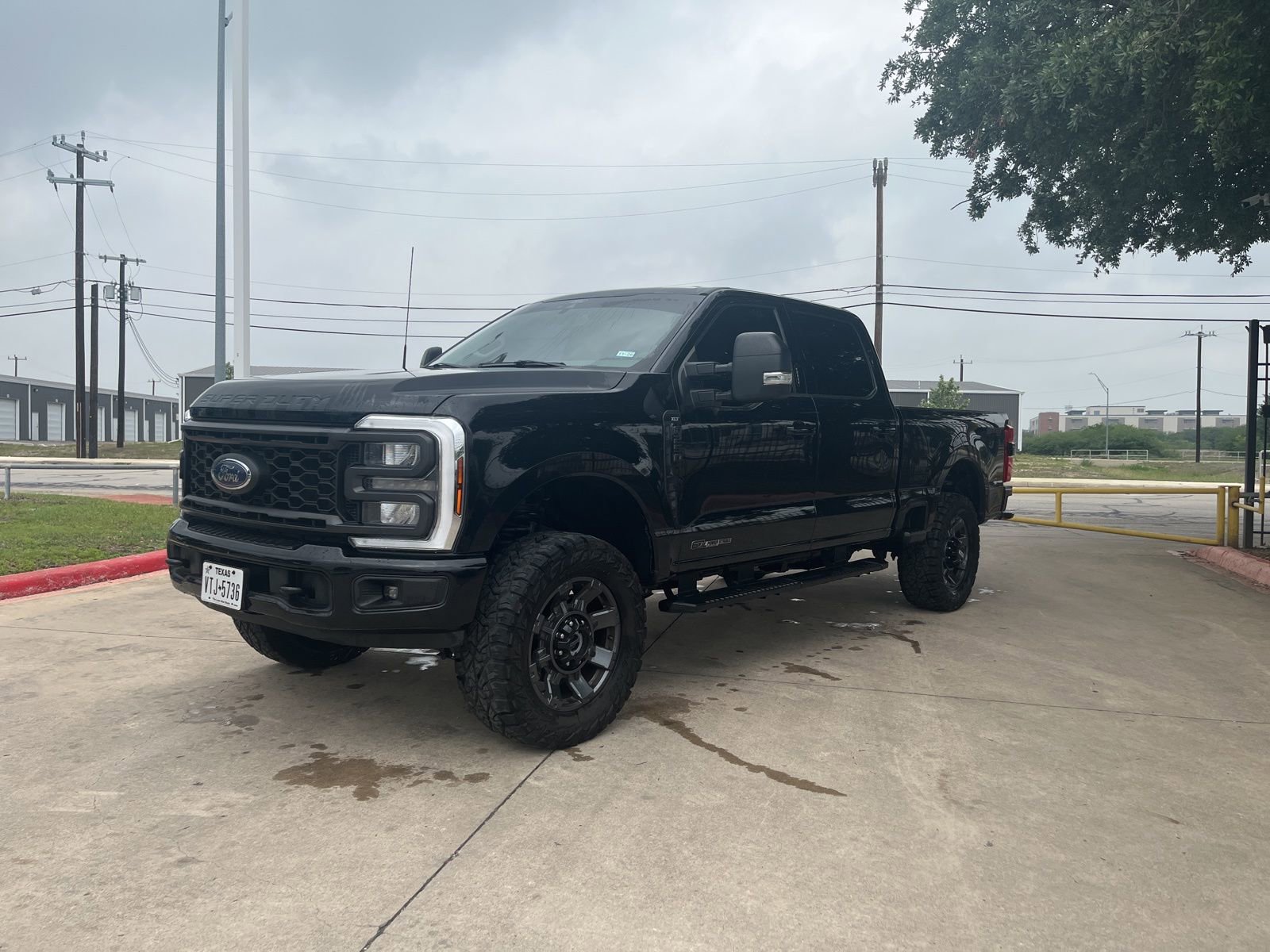 Used 2024 Ford F250 XLT w/ XLT Premium Package AWD/4WD image 4