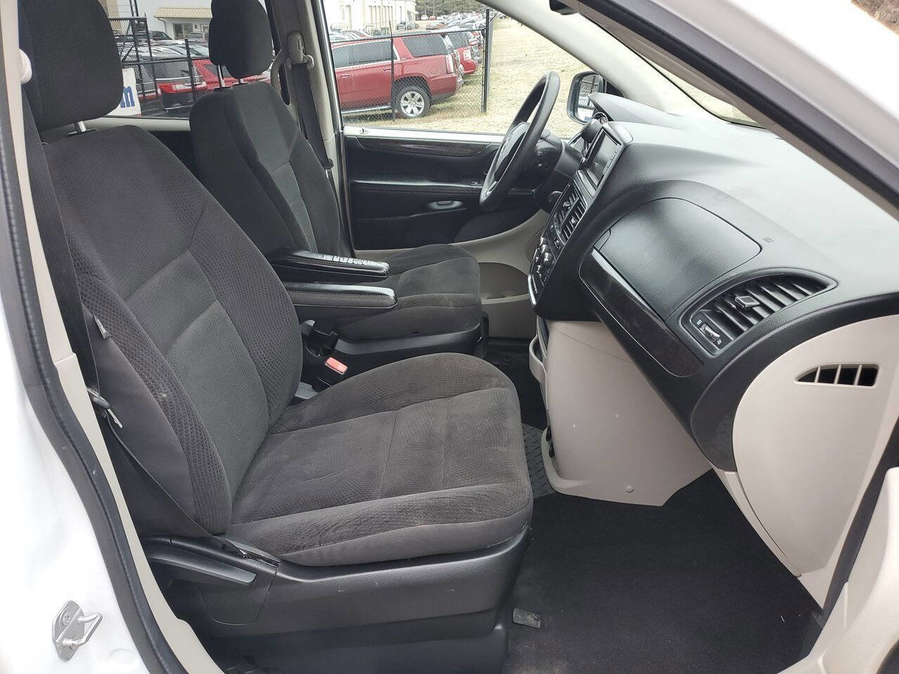 Used 2019 Dodge Grand Caravan SE image 22