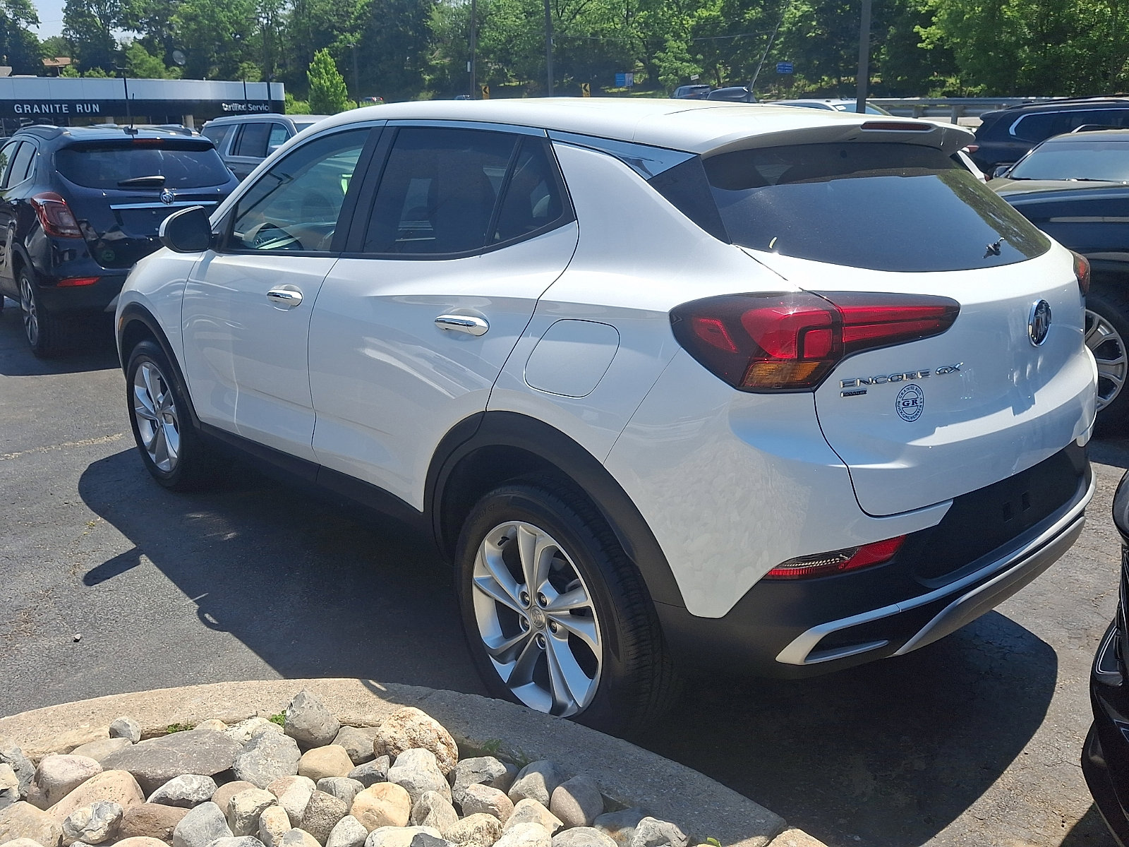 Used 2023 Buick Encore GX Preferred w/ Cold Weather Comfort Package AWD/4WD image 4