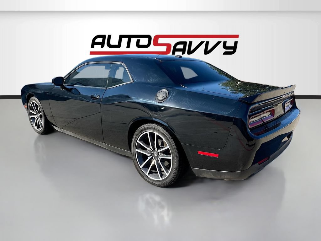 Used 2023 Dodge Challenger R/T RWD image 5