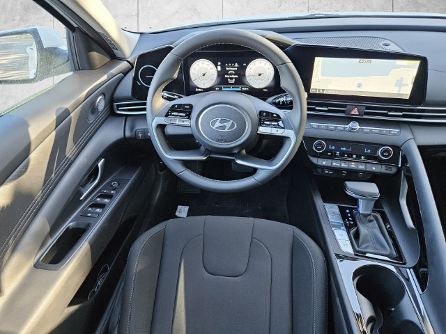 Certified 2025 Hyundai Elantra SEL FWD image 6