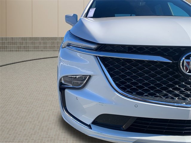 Used 2023 Buick Enclave Avenir w/ Avenir Technology Package image 10