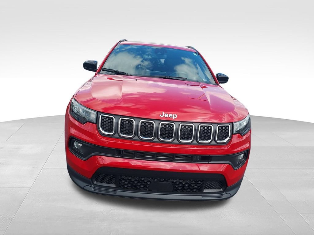 Used 2024 Jeep Compass Latitude AWD/4WD image 8