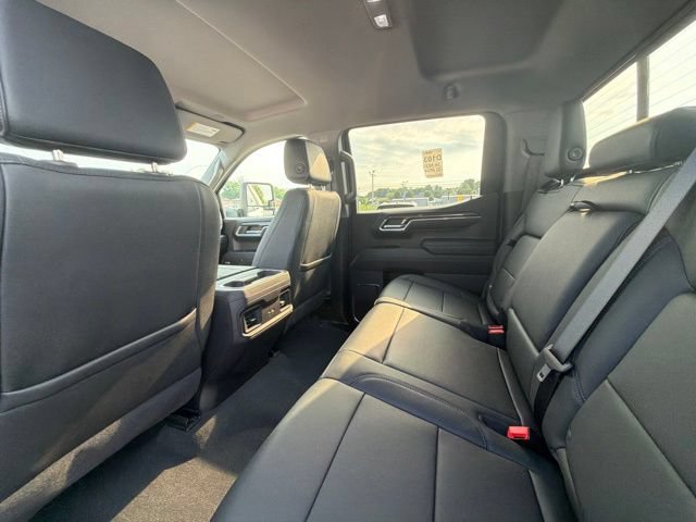 Used 2024 Chevrolet Silverado 1500 LT Trail Boss w/ Convenience Package II AWD/4WD image 38