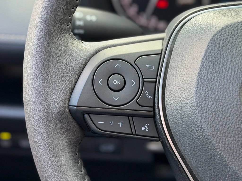 Used 2025 Toyota RAV4 XLE w/ Convenience Package AWD/4WD image 8