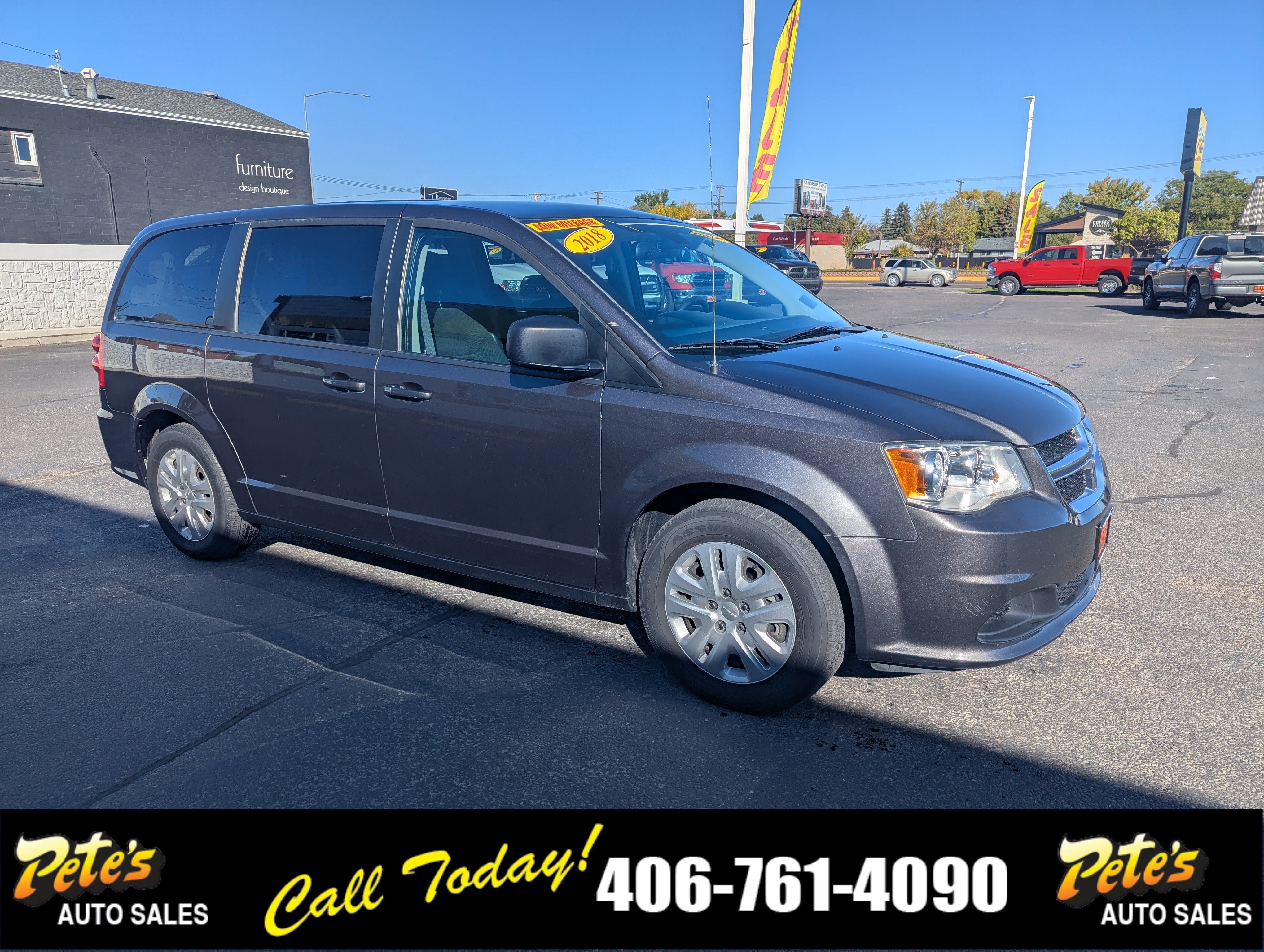 Used 2018 Dodge Grand Caravan SE w/ UConnect Hands-Free Group FWD image 6