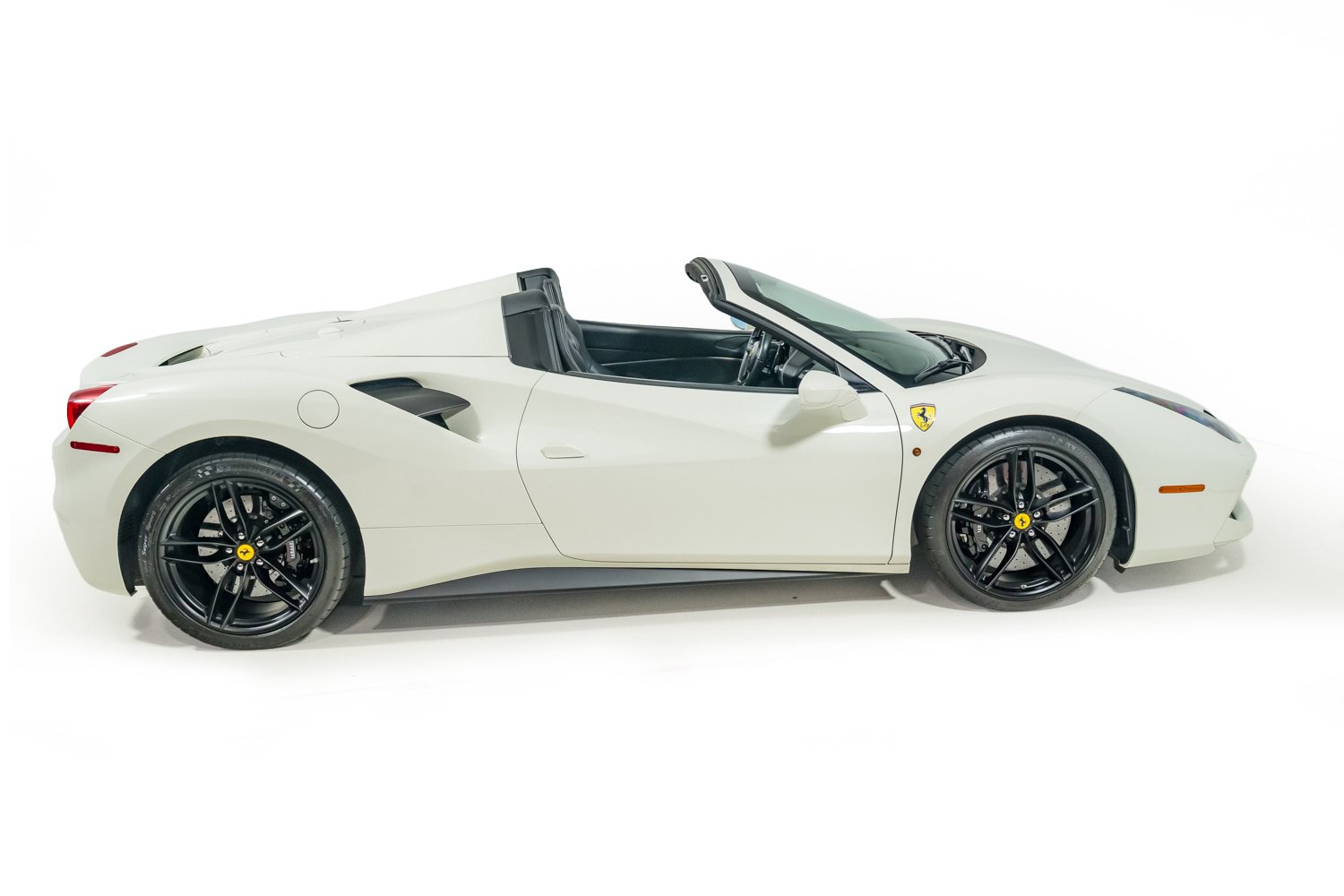 Used 2018 Ferrari 488 Spider RWD image 20