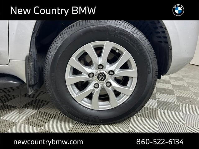 Used 2016 Toyota Land Cruiser AWD/4WD image 9