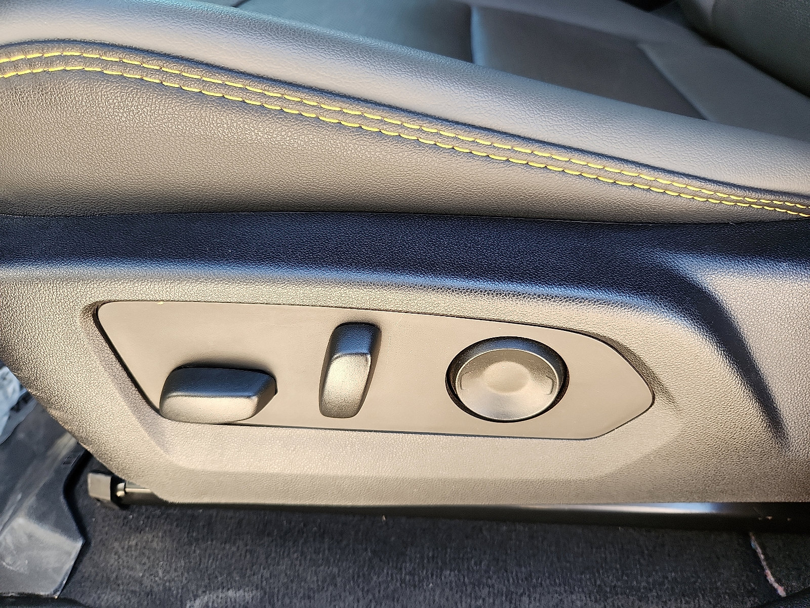 Used 2024 Chevrolet Colorado ZR2 w/ ZR2 Bison Edition image 13