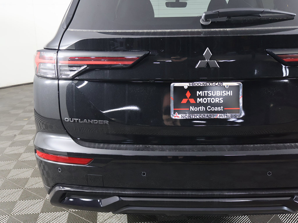 New 2026 Mitsubishi Outlander LE FWD image 15