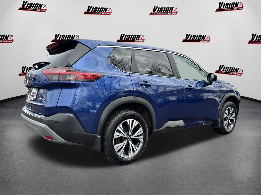 Used 2023 Nissan Rogue SV image 5