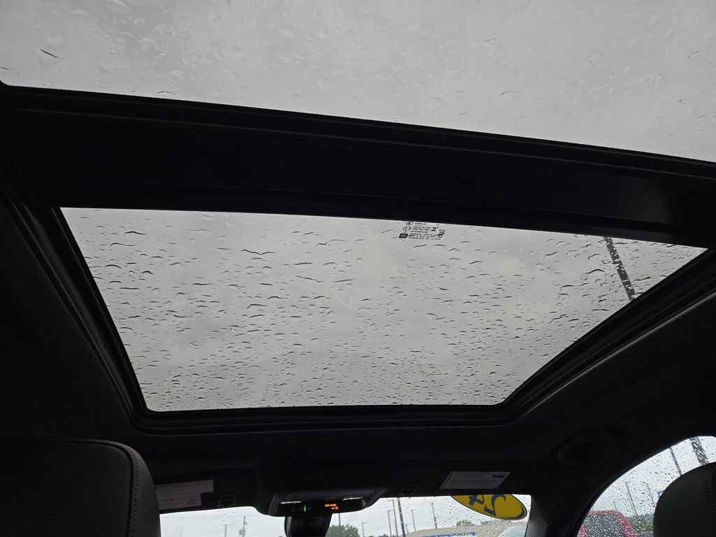 Used 2024 Chevrolet Equinox RS w/ LPO, Floor Liner Package AWD/4WD image 19