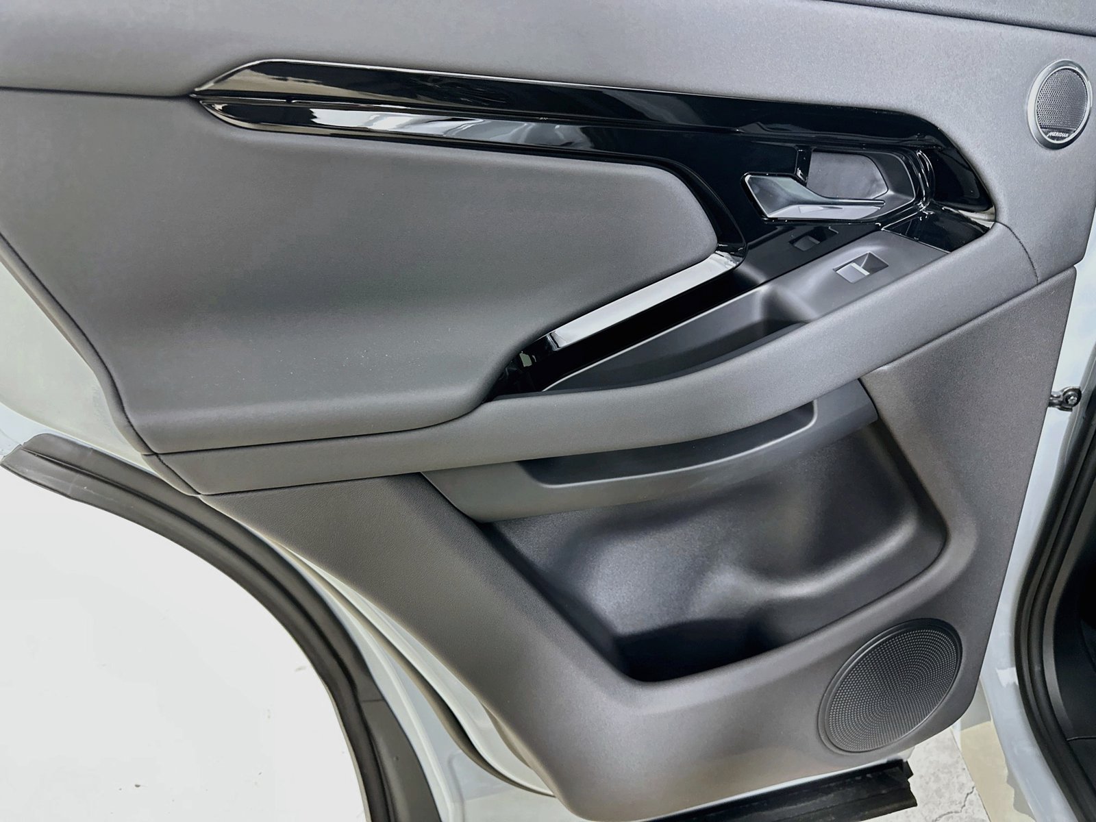 New 2026 Land Rover Range Rover Evoque S AWD/4WD image 35