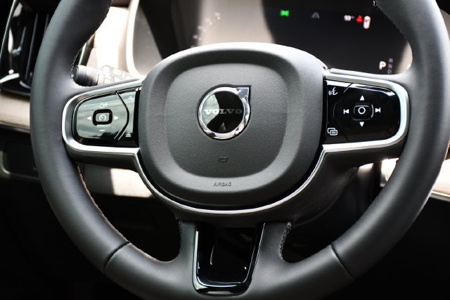 New 2026 Volvo XC90 B6 Plus w/ Protection Package Premier AWD/4WD image 21