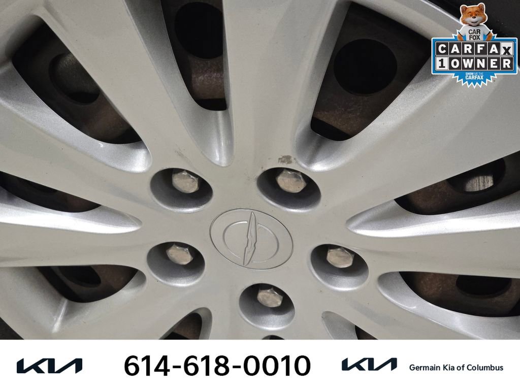 Used 2020 Chrysler Voyager L image 13