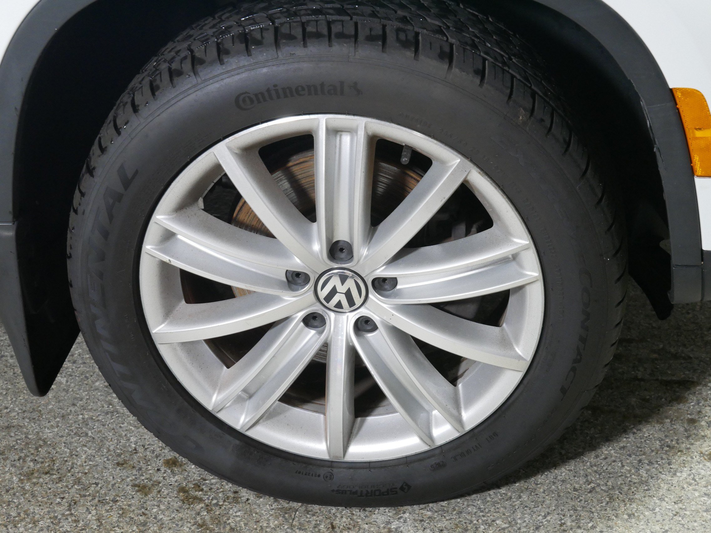 Used 2016 Volkswagen Tiguan SE AWD/4WD image 15