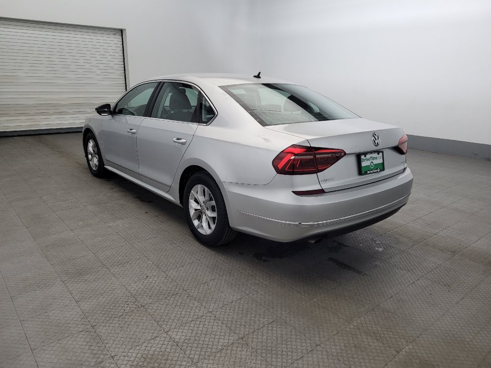 Used 2017 Volkswagen Passat 1.8T S FWD image 5
