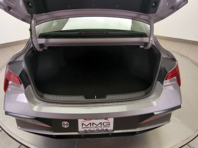 Used 2025 Hyundai Elantra SEL FWD image 29