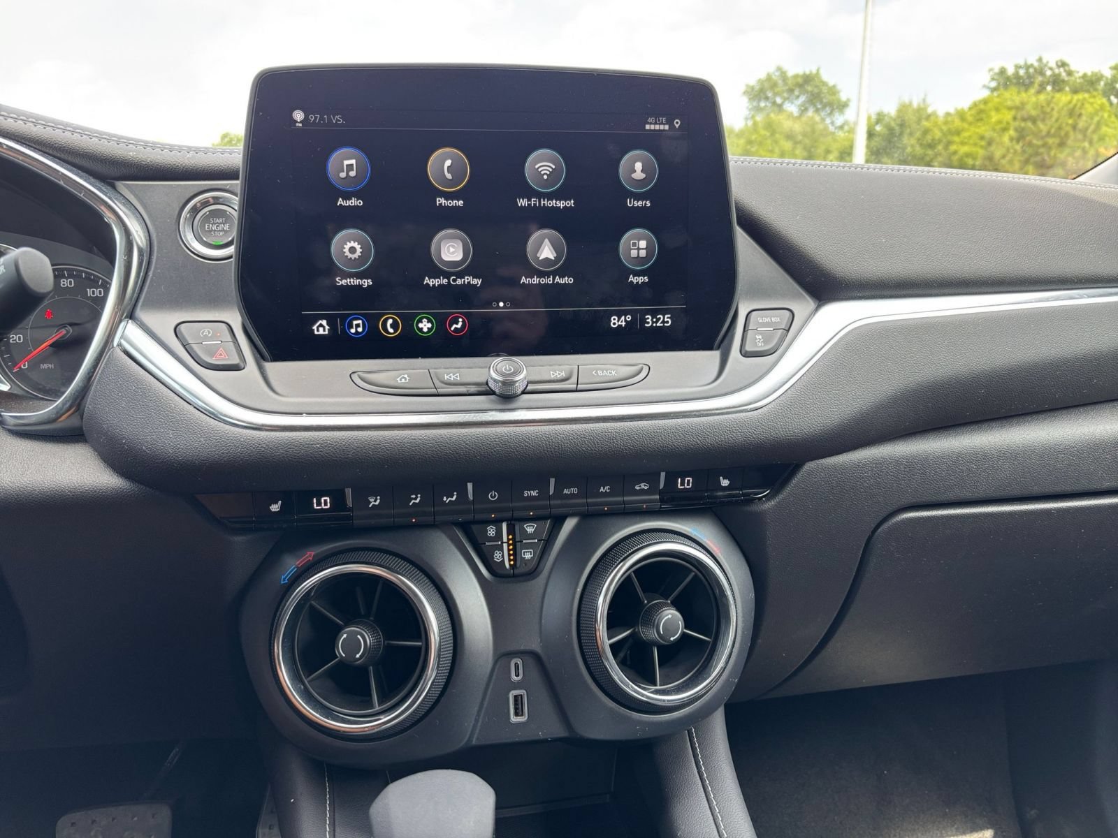 Used 2025 Chevrolet Blazer LT FWD image 20