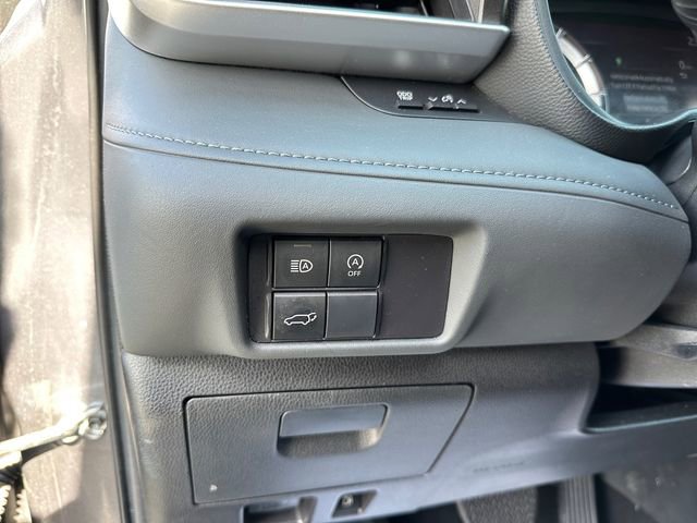 Used 2024 Toyota Highlander LE FWD image 22