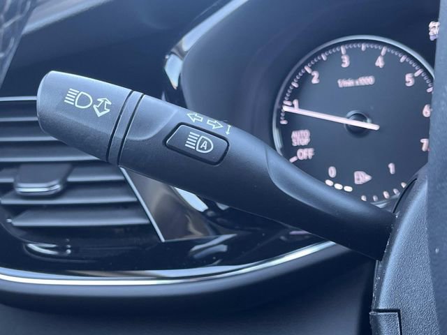 Used 2023 Buick Envision Avenir AWD/4WD image 33