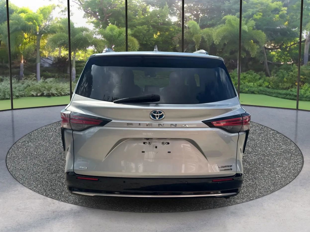 Used 2021 Toyota Sienna Limited AWD/4WD image 6