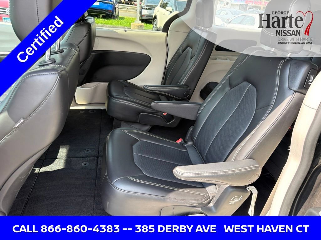 Used 2023 Chrysler Pacifica Touring-L FWD image 18