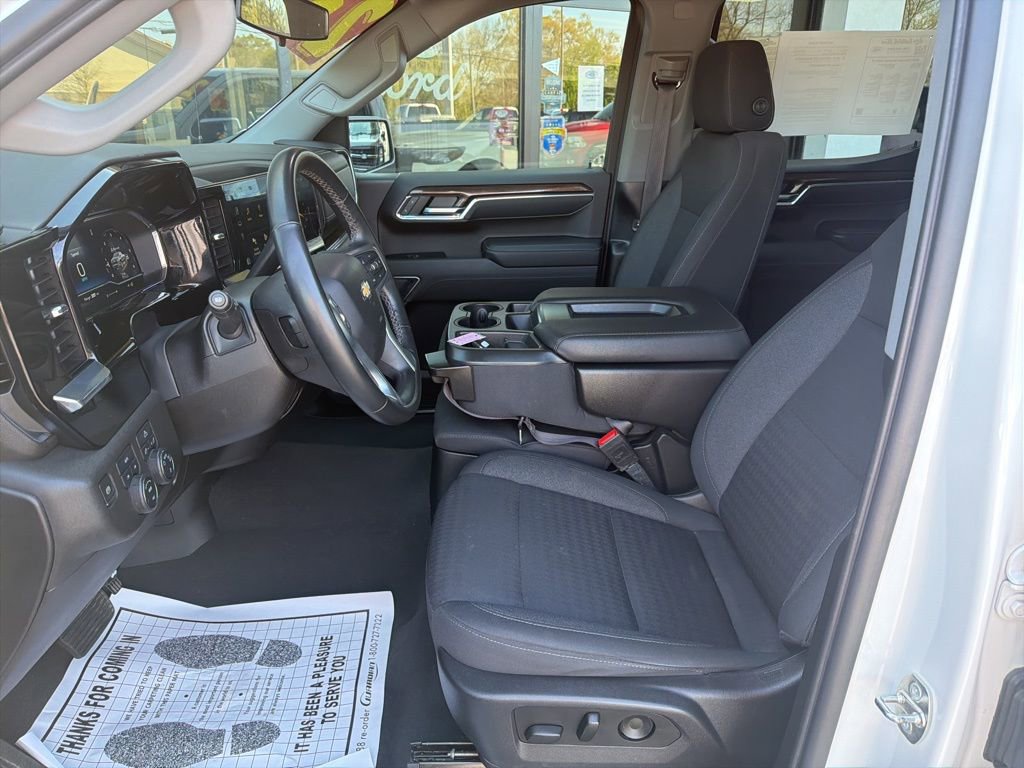 Used 2023 Chevrolet Silverado 1500 LT image 16