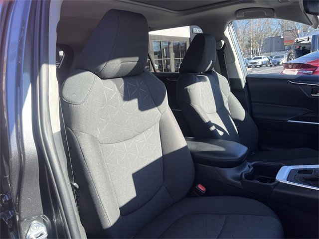 Used 2022 Toyota RAV4 XLE image 24