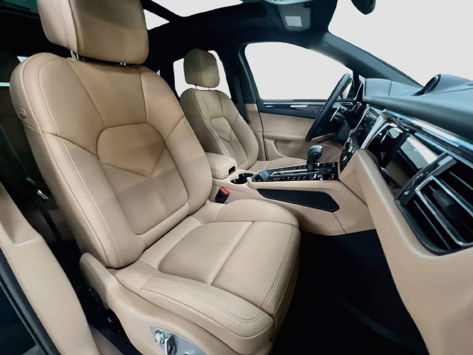 New 2026 Porsche Macan AWD/4WD image 30