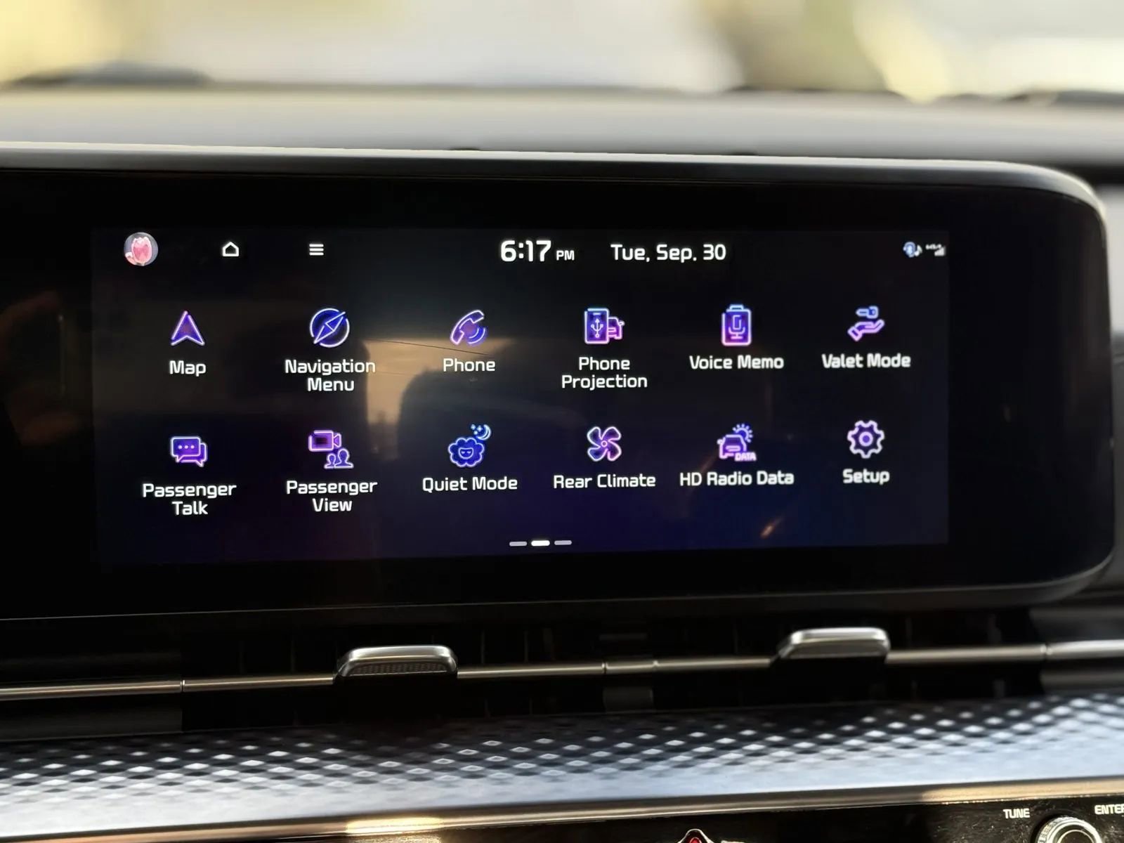 Used 2023 Kia Carnival SX Prestige w/ Paint Protection Package image 35