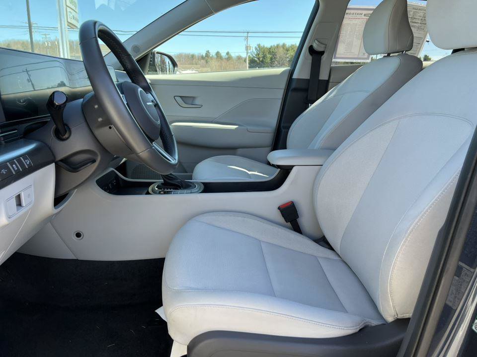 Used 2025 Hyundai Kona SEL AWD/4WD image 3