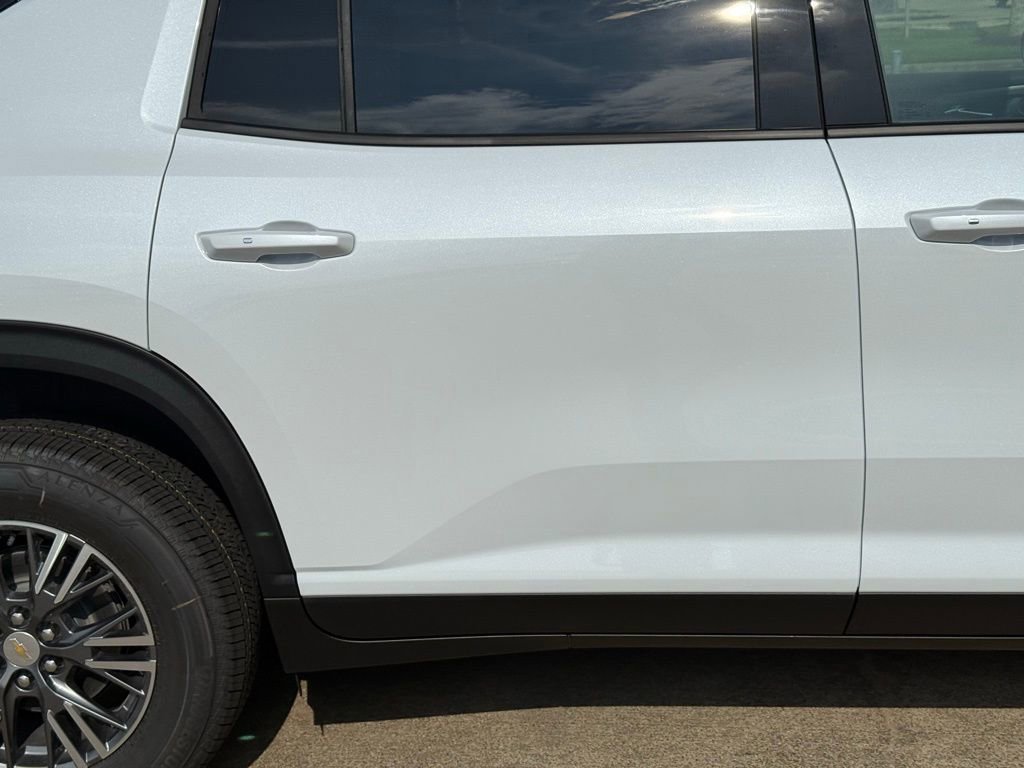 New 2026 Chevrolet Traverse LT image 12