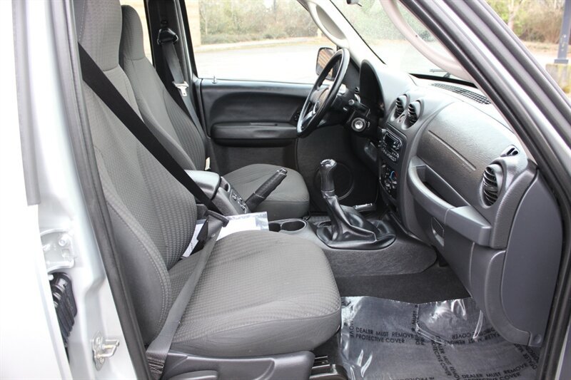 Used 2004 Jeep Liberty Sport w/ PWR Convenience Group AWD/4WD image 18