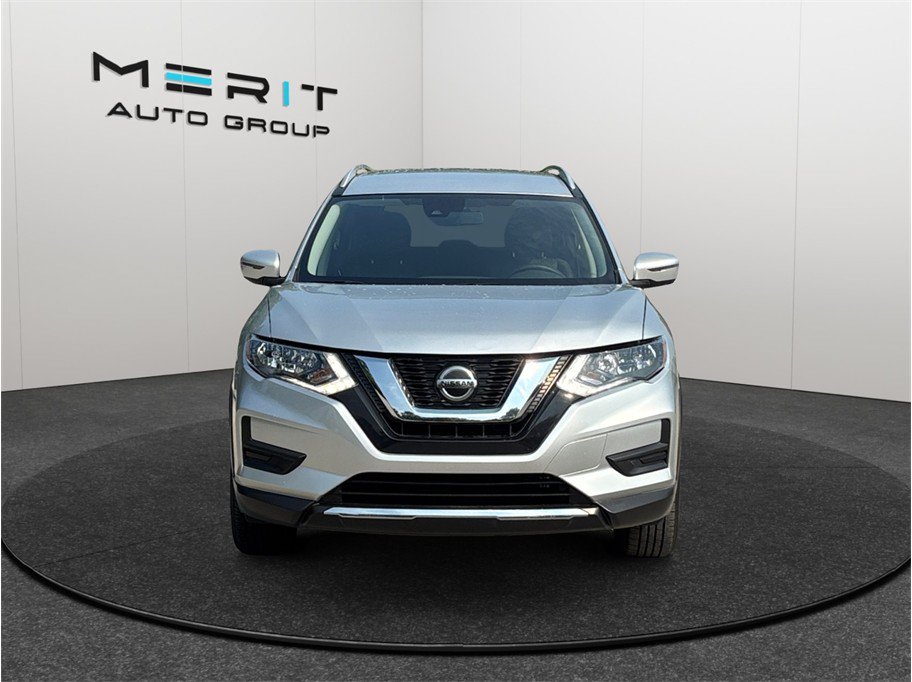 Used 2020 Nissan Rogue SV w/ Premium Package FWD image 3
