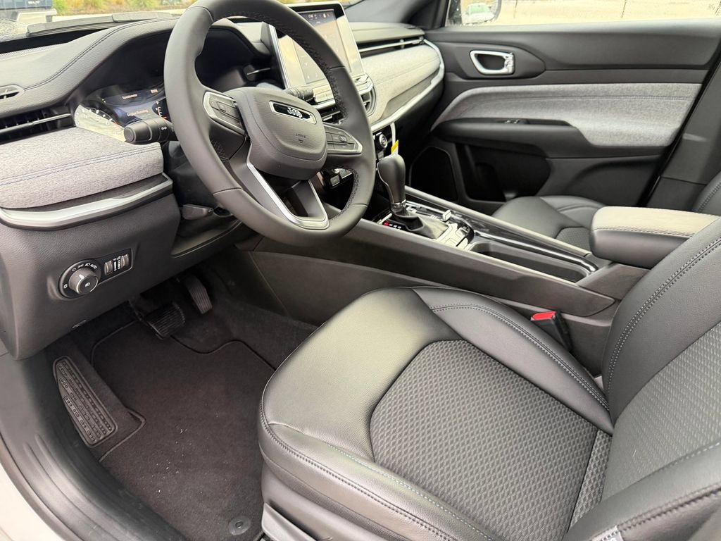 New 2026 Jeep Compass Latitude AWD/4WD image 11