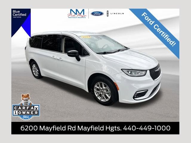 Used 2024 Chrysler Pacifica Touring-L image 1