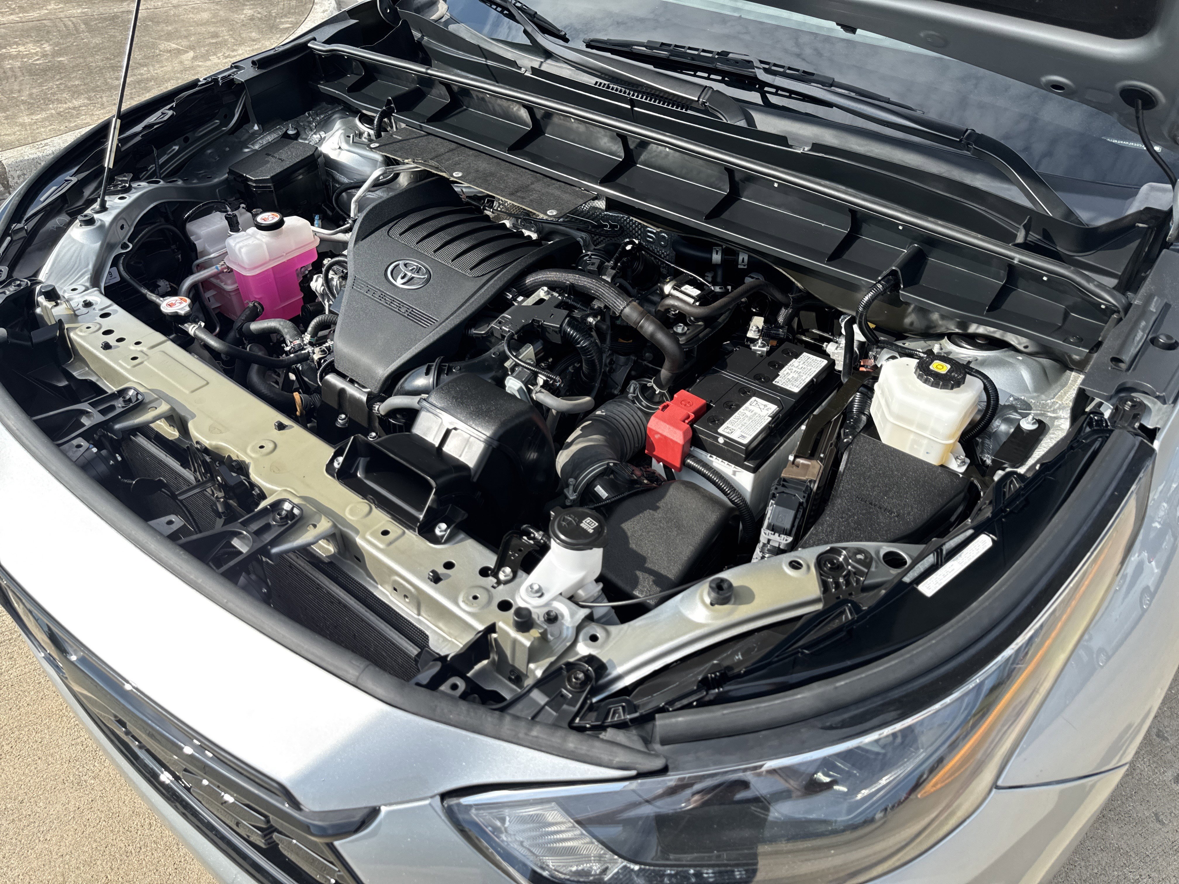 Used 2024 Toyota Highlander LE image 42