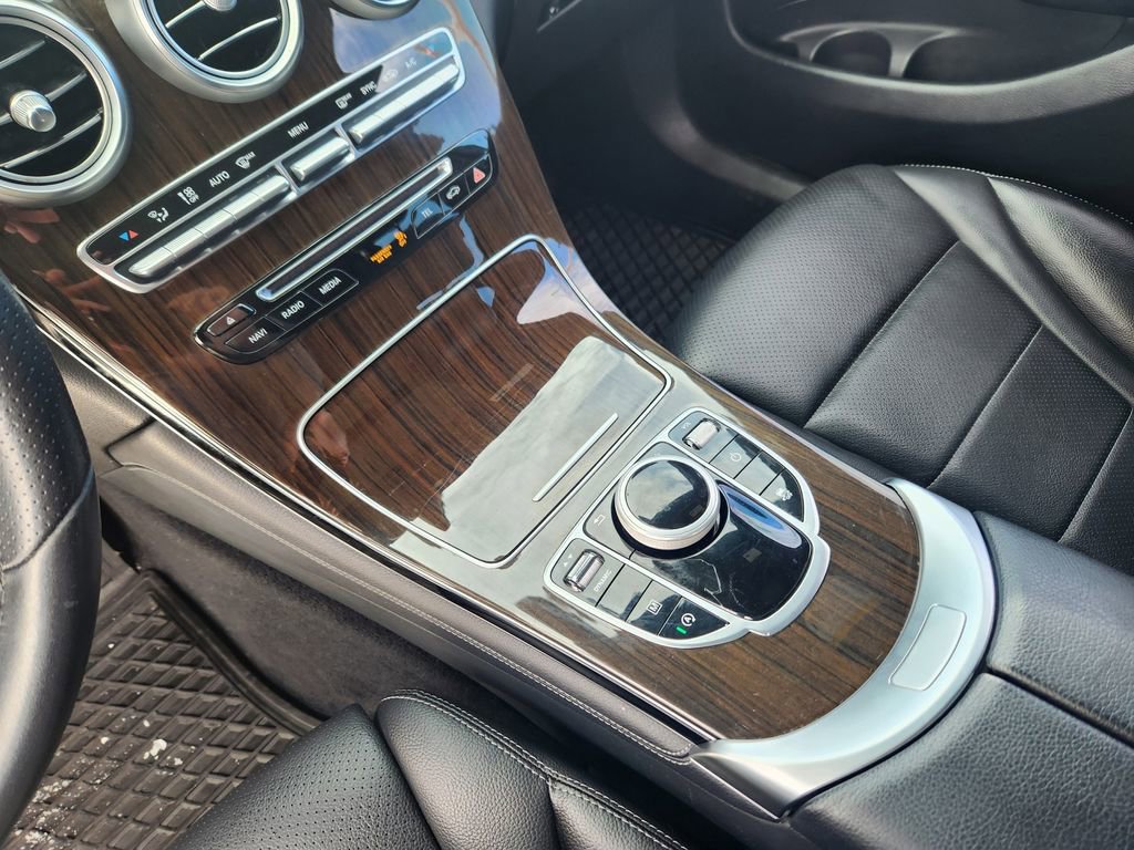 Used 2017 Mercedes-Benz GLC 300 4MATIC image 25