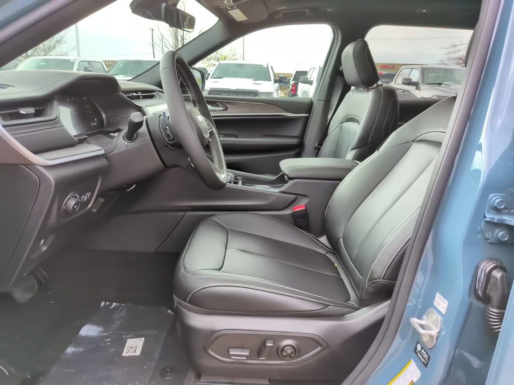 New 2026 Jeep Grand Cherokee L Limited AWD/4WD image 22