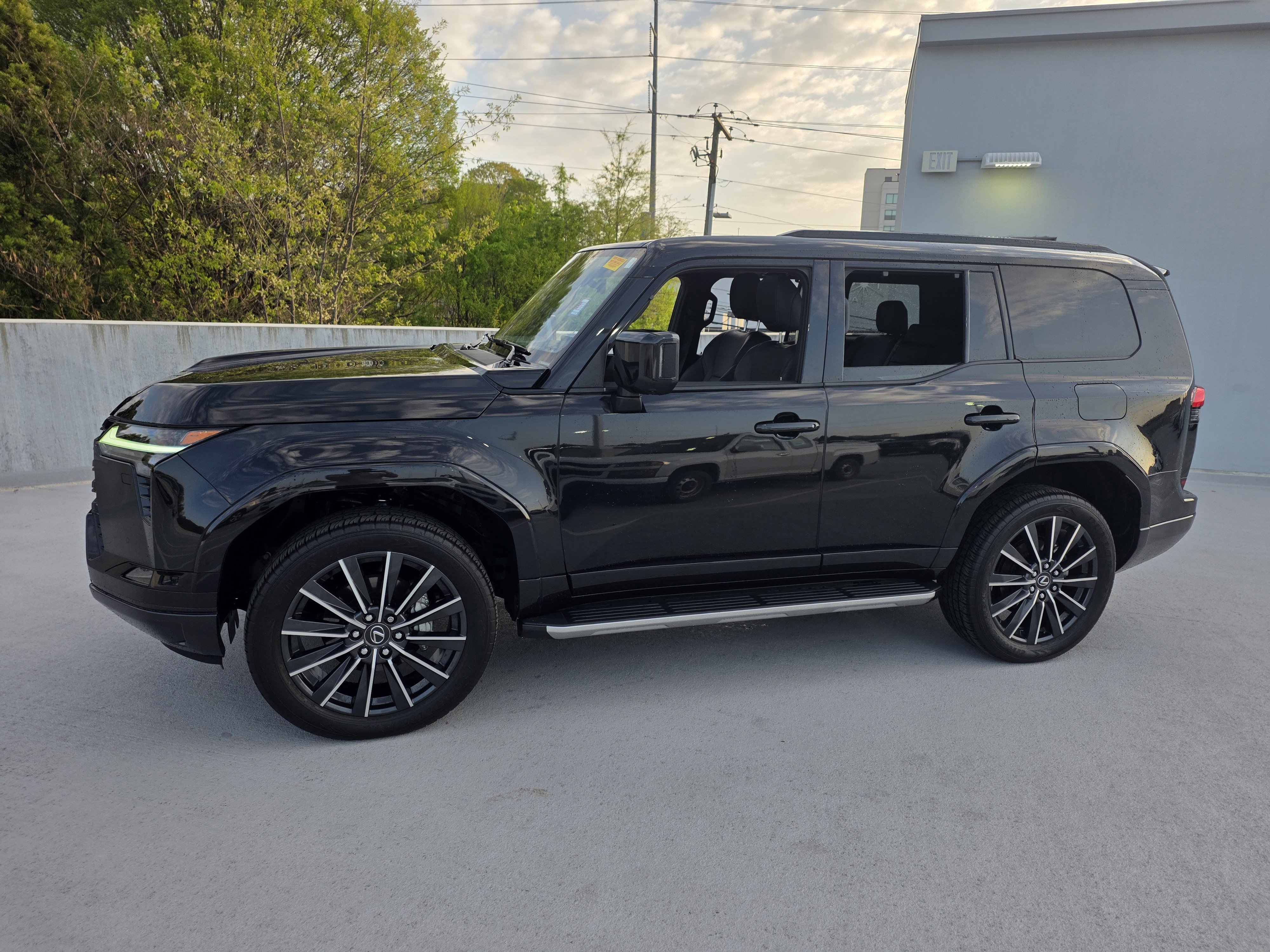 Certified 2024 Lexus GX 550 image 2