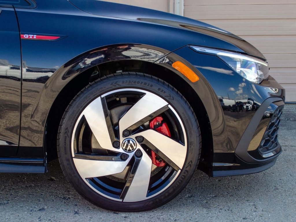 Used 2022 Volkswagen GTI SE FWD image 12