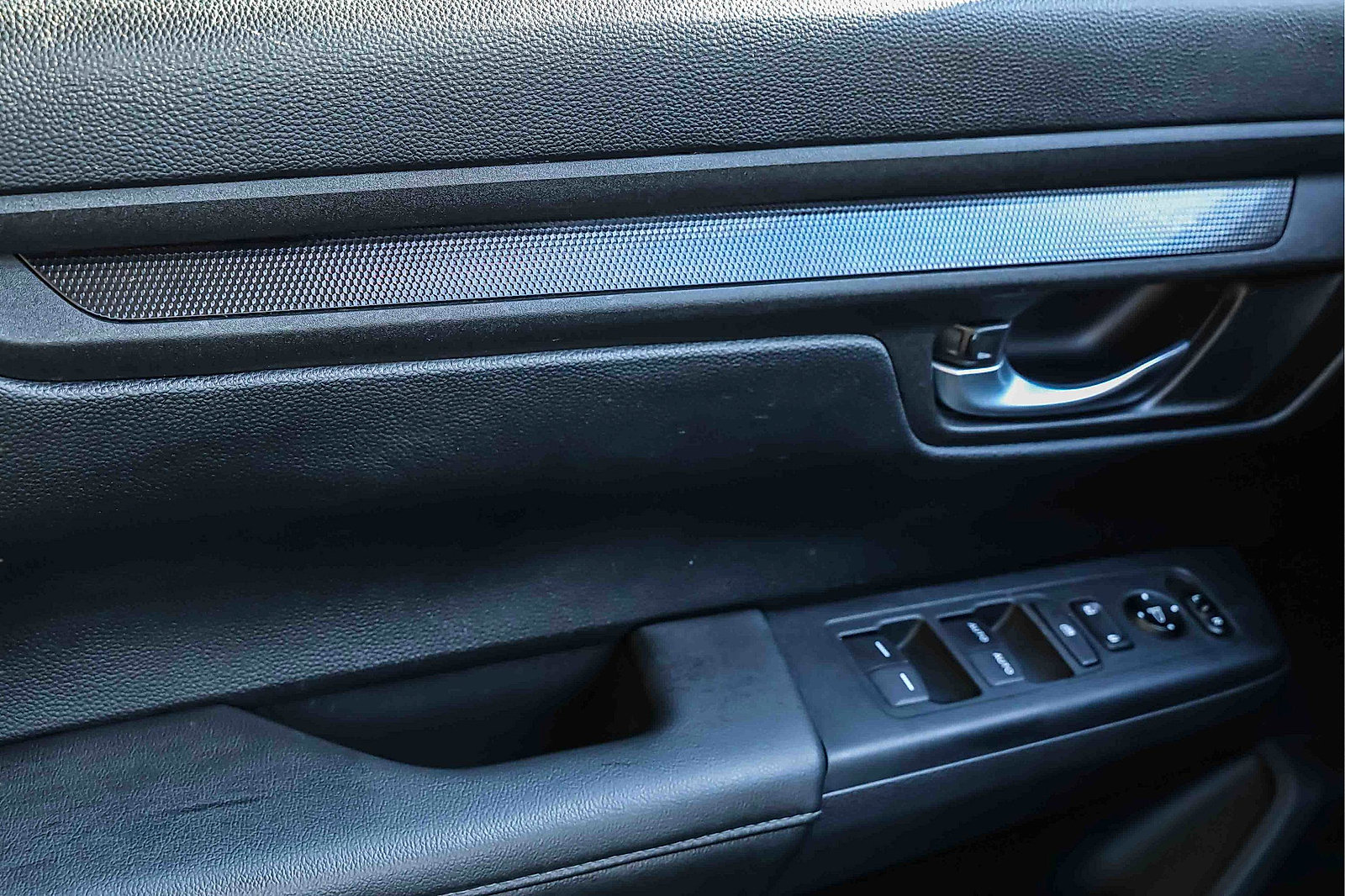 Used 2023 Honda CR-V EX image 16