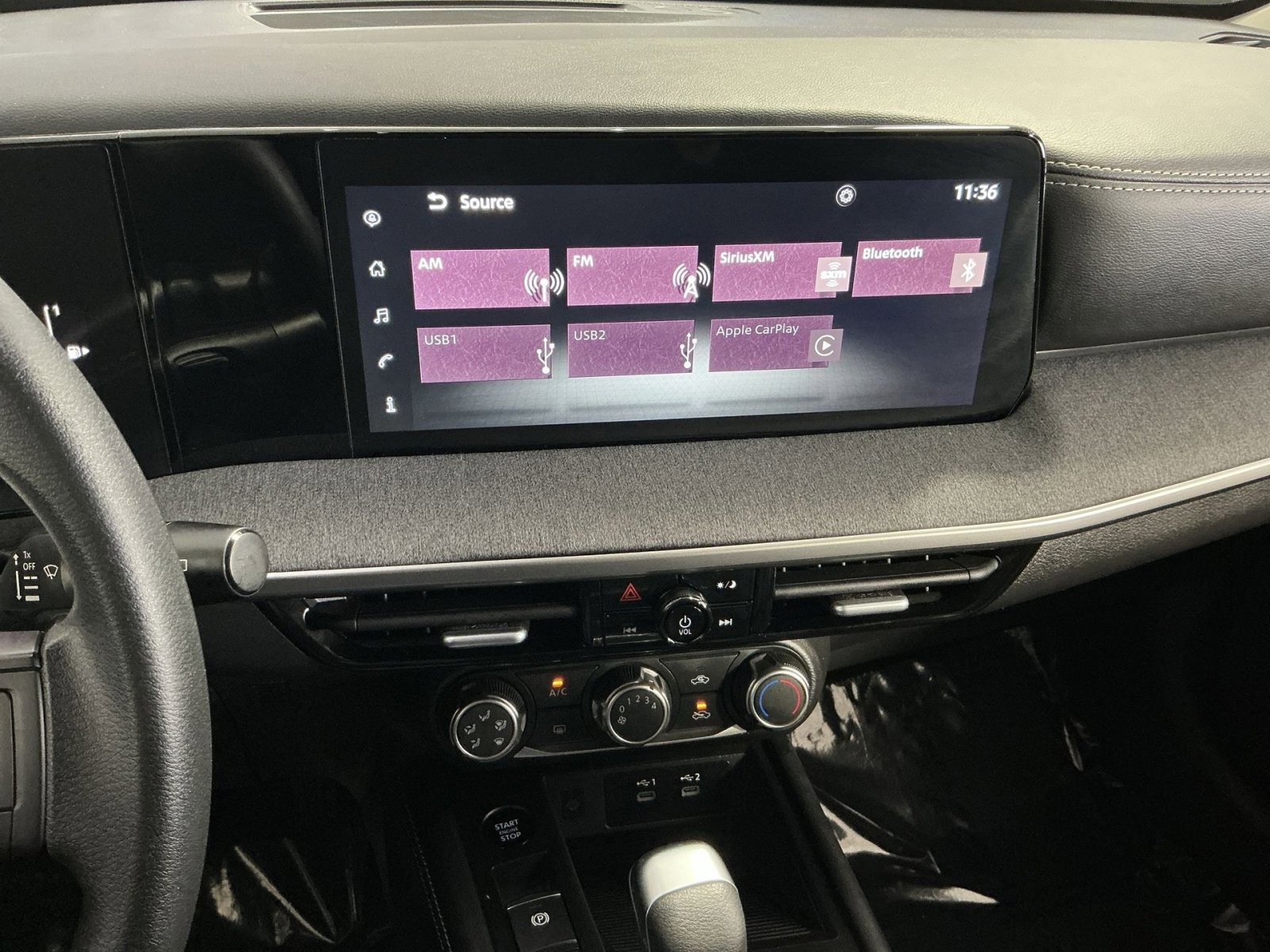 Used 2025 Nissan Kicks SV image 26