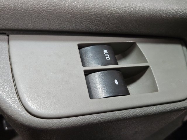 Used 2011 Chevrolet Express 1500 LT w/ LT Preferred Equipment Group AWD/4WD image 13