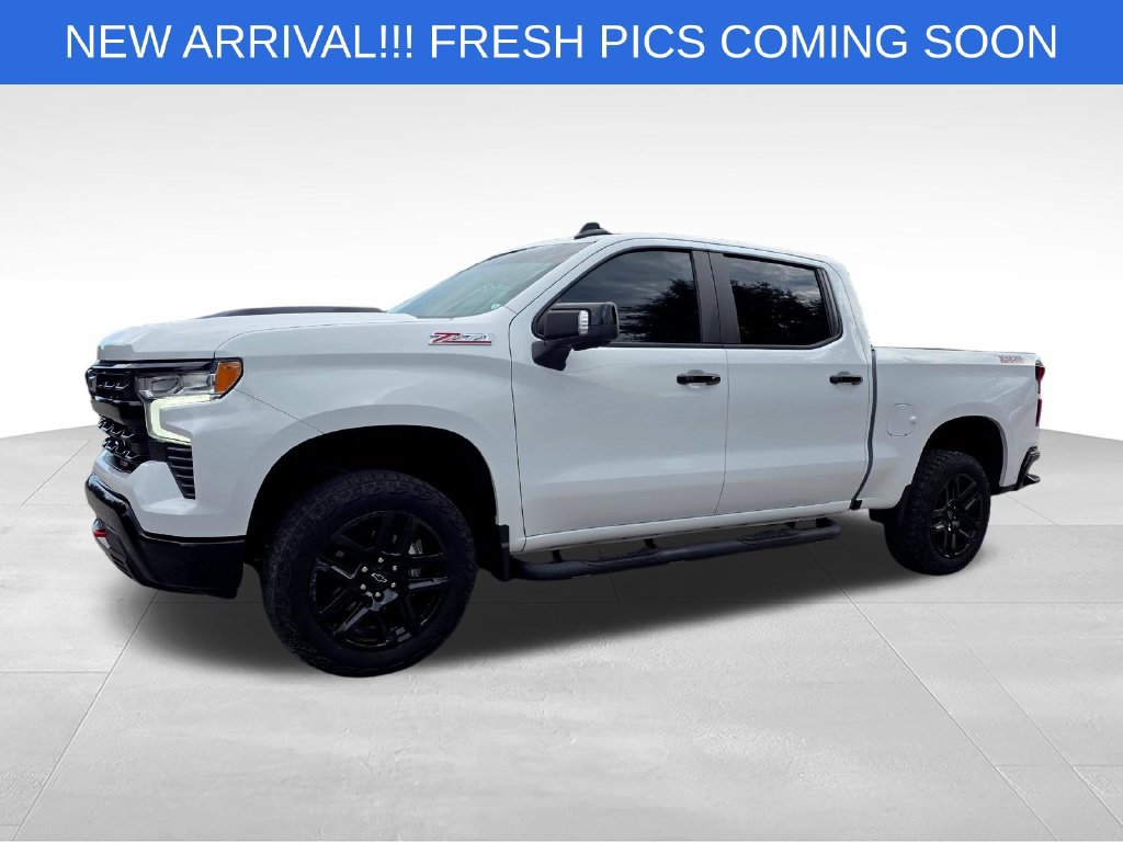 Used 2023 Chevrolet Silverado 1500 LT Trail Boss w/ Convenience Package II AWD/4WD image 2