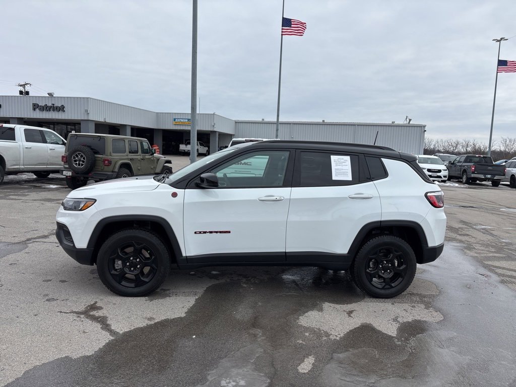 Used 2023 Jeep Compass Trailhawk image 6