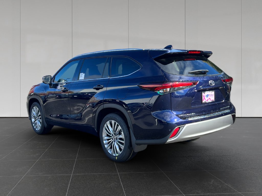 New 2026 Toyota Highlander Platinum AWD/4WD image 3
