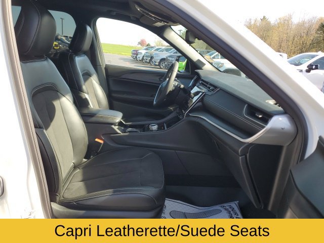 Used 2023 Jeep Grand Cherokee L Laredo AWD/4WD image 24